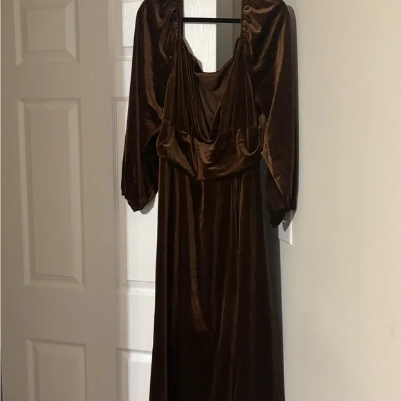 SHEIN Brown Velvet Long Sleeve Dress - Picture 2 of 2